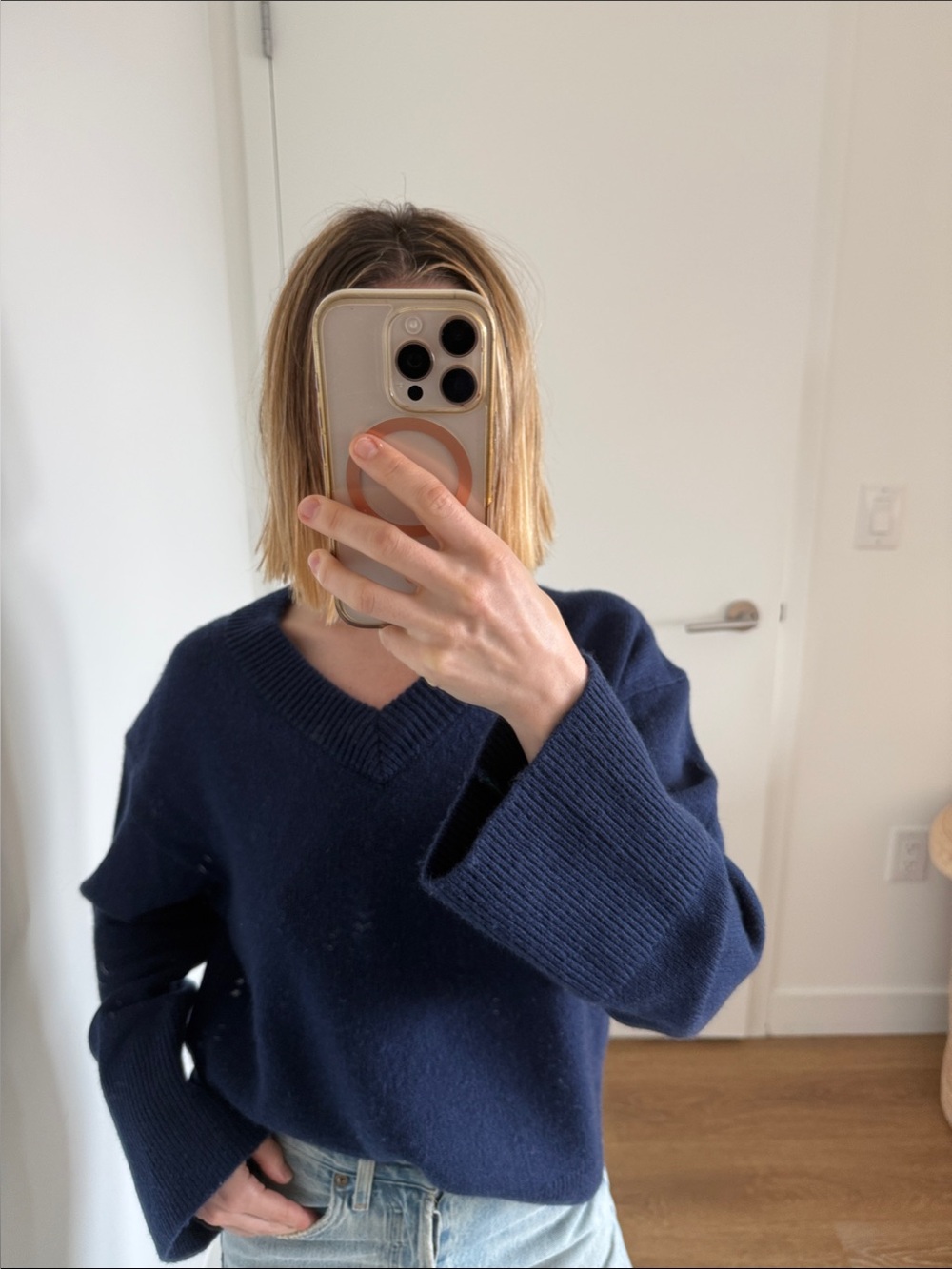 Alex Mill Navy V-Neck Cashmere Sweater
